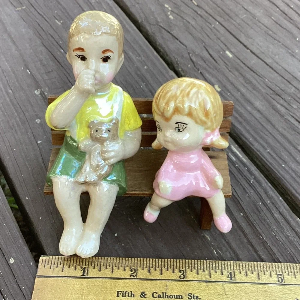 N/A type figurine